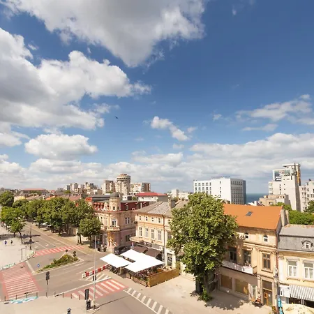 Lupa By Bueno Constanţa