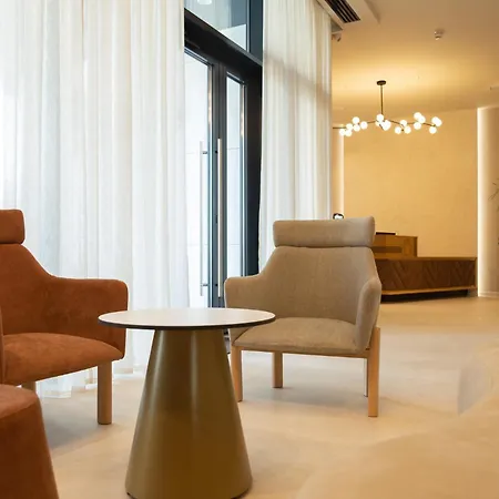 Lupa By Bueno Constanţa