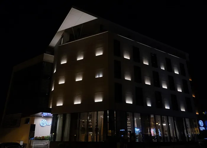 Lupa By Bueno Constanţa