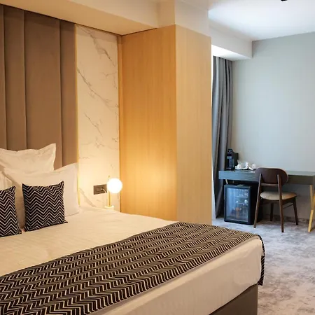 Отель Lupa By Bueno 4*