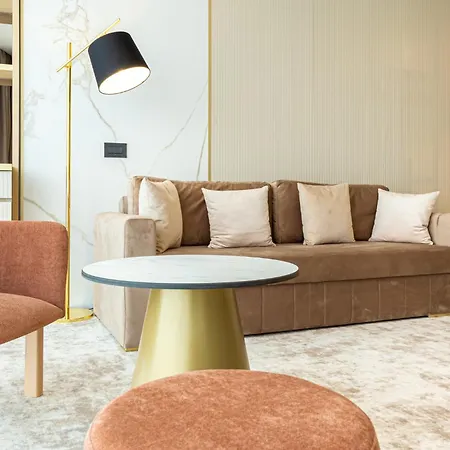 Отель Lupa By Bueno