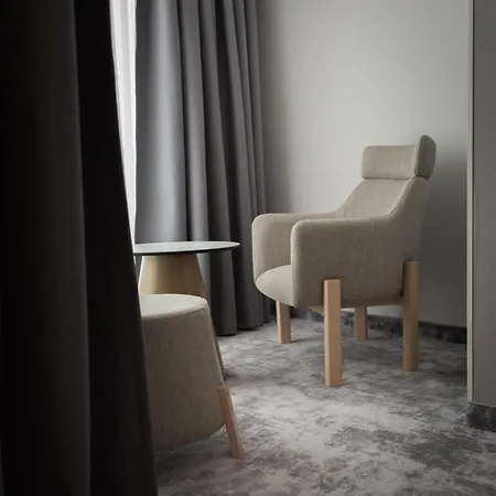 Lupa By Bueno Konstanca