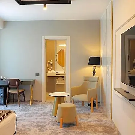 Lupa By Bueno Hotel