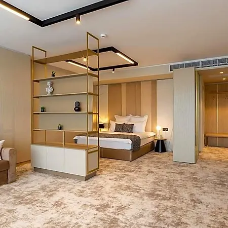 Lupa By Bueno Hotel 4*