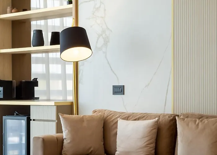 Lupa By Bueno Constanţa