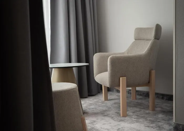 Lupa By Bueno Constanţa