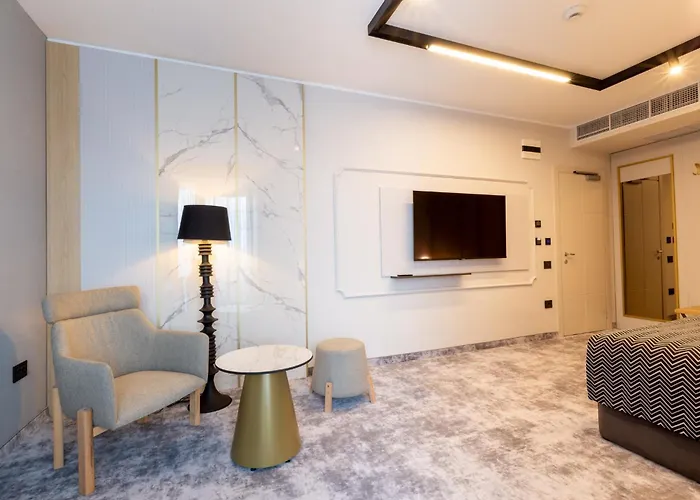 Lupa By Bueno 4* Constanţa