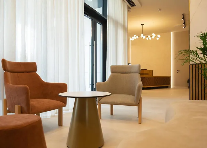 Lupa By Bueno Constanţa